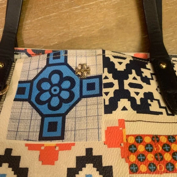 Tory Burch Limited Edition Kerrington Tote
Bag - Picture 8 of 16